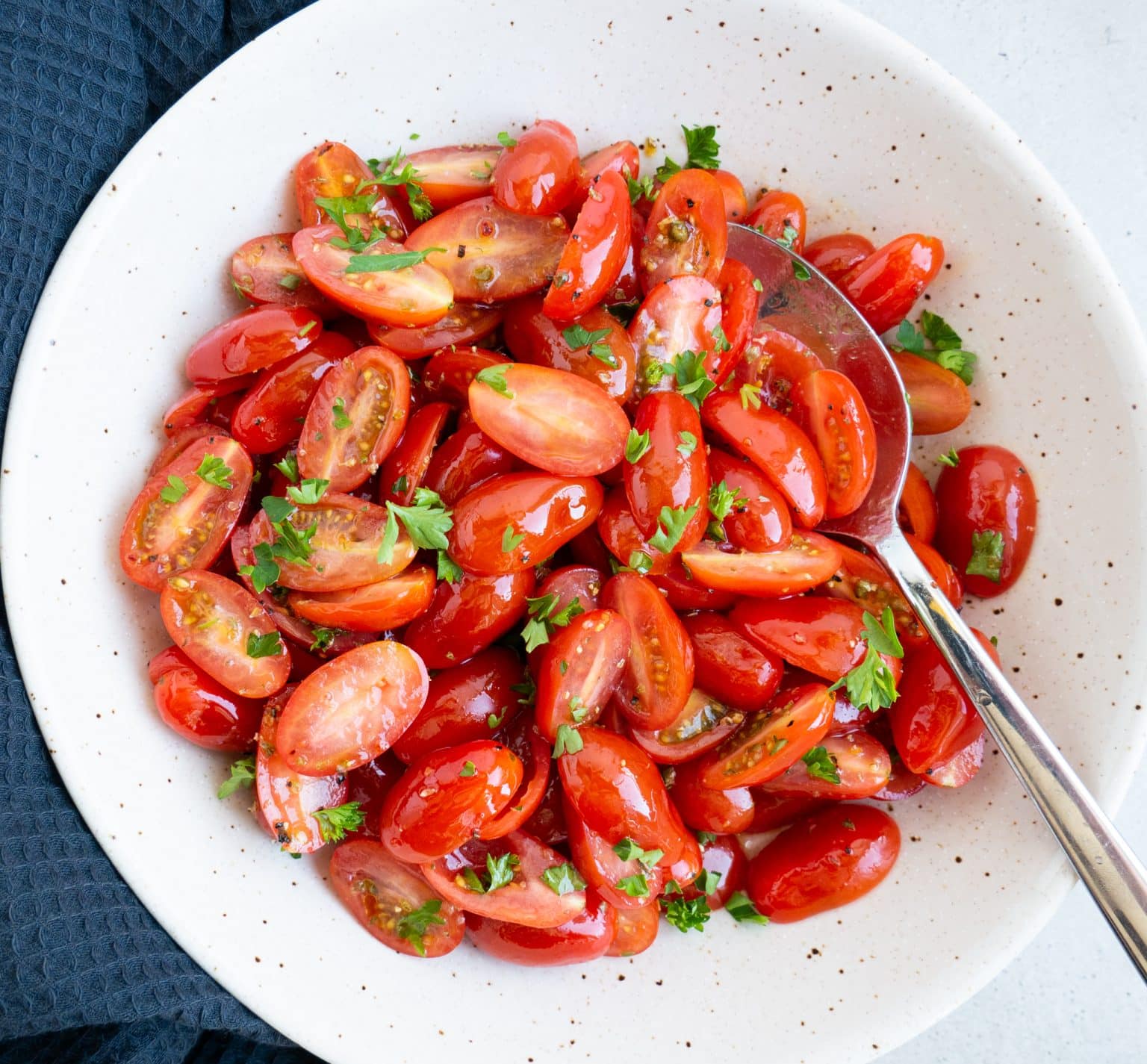 Opskrift på lækre og nemme marinarede cherrytomater