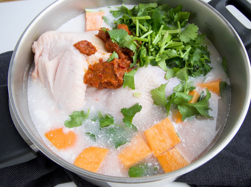One pot thaisuppe med kylling og nudler