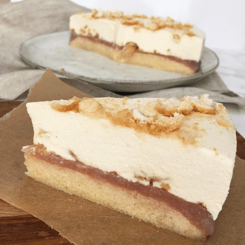 Æblekage i nye klæder – Cheesecake med æbler og makroner