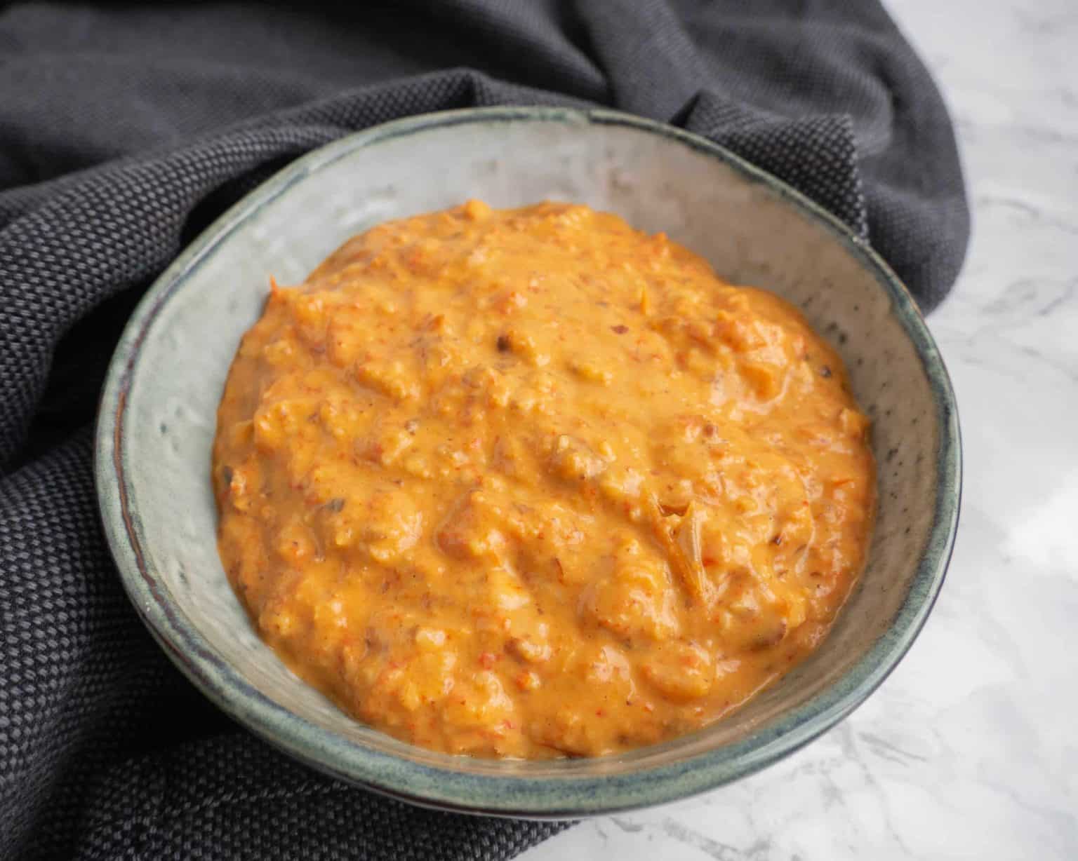 Peberfrugtpesto med bagte mandler