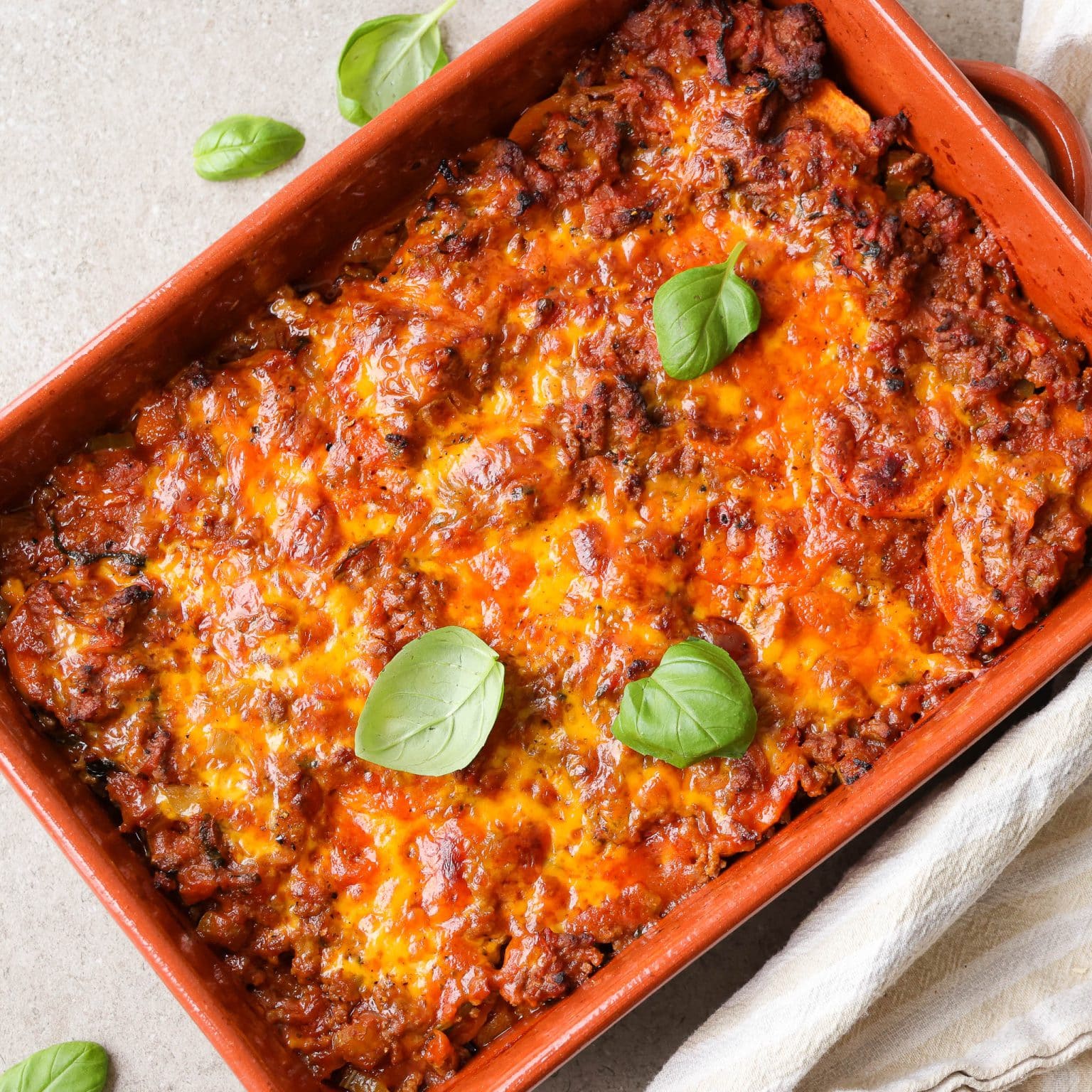 Sund lasagne med søde kartofler som plader