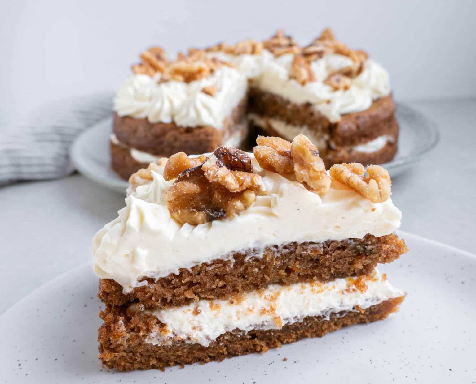 Gulerodskage med ostecreme