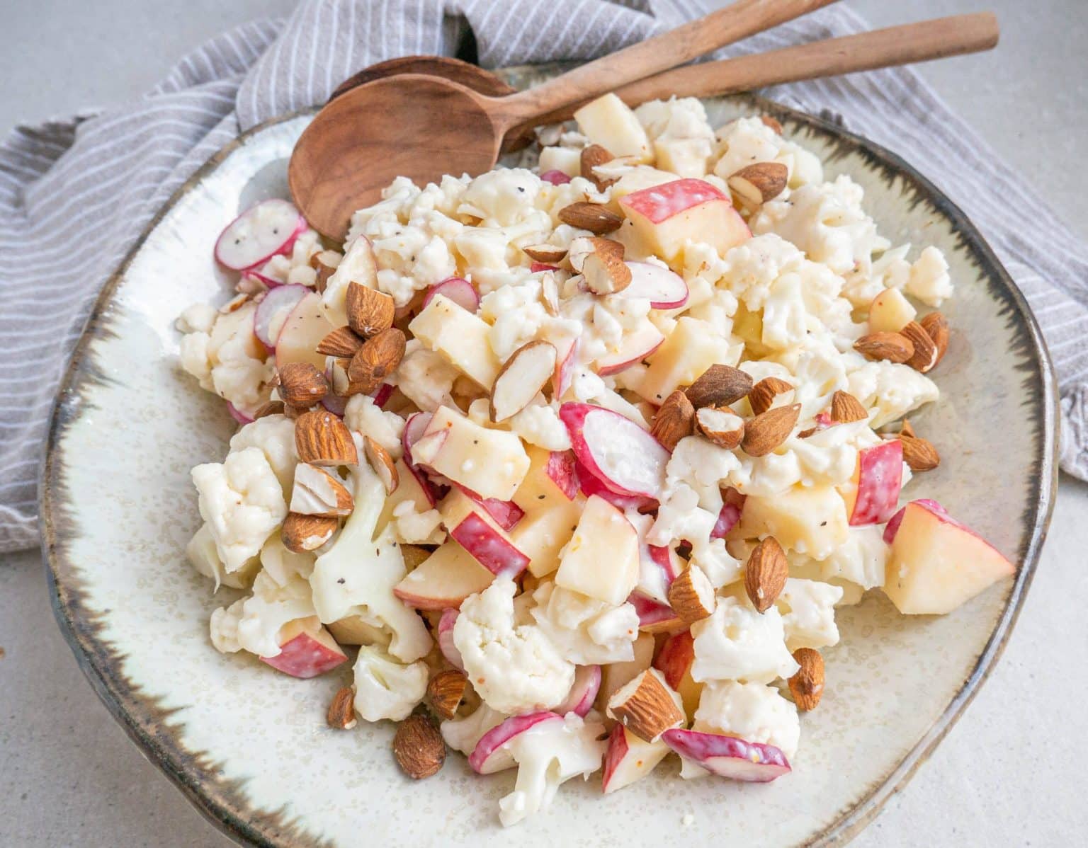 Blomkålssalat med æbler