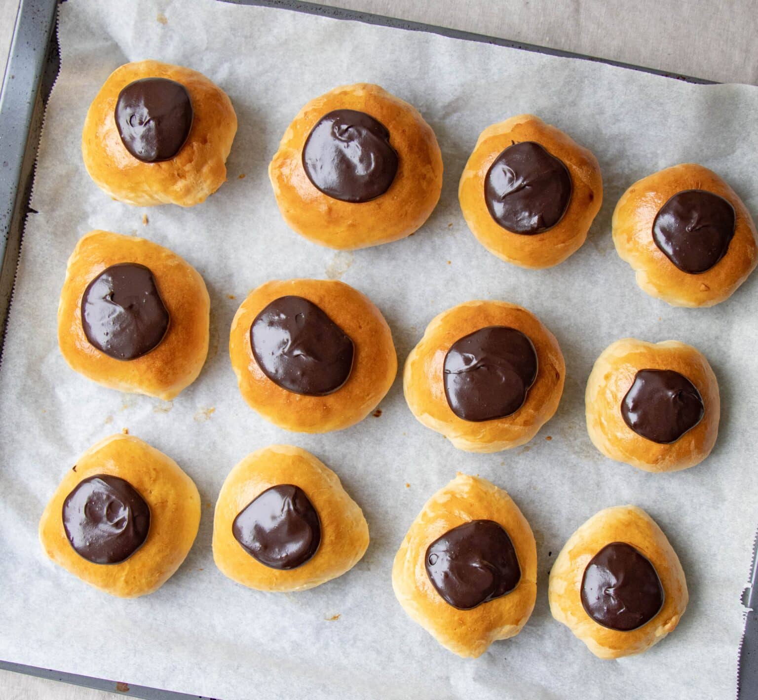 Fastelavnsboller med creme