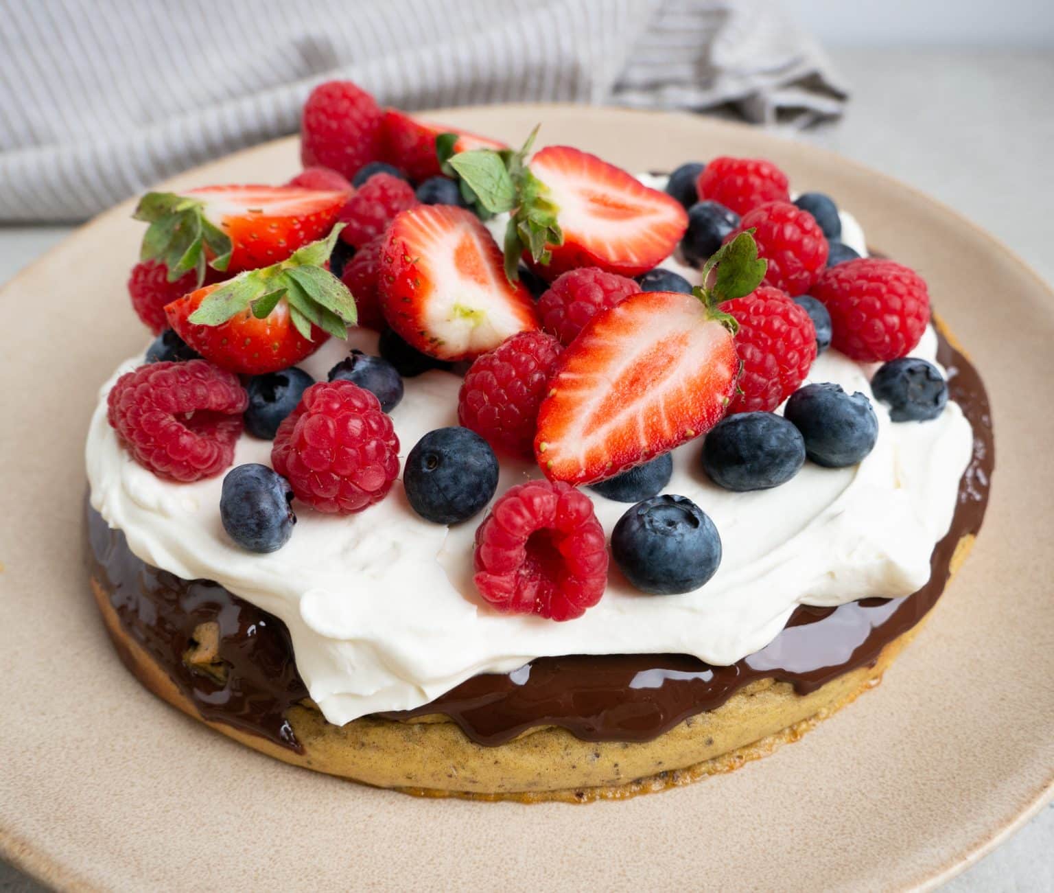 Opskrift på sund frugttærte med mazarinbund 