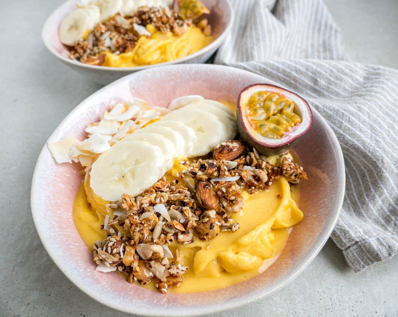 Nem opskrift på den bedste smoothiebowl med mango