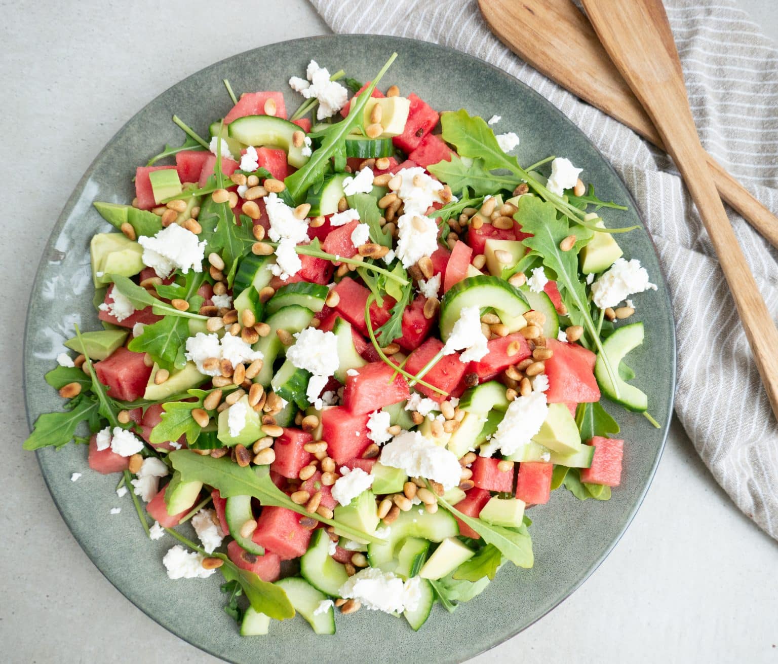 Salat med avocado, melon og feta