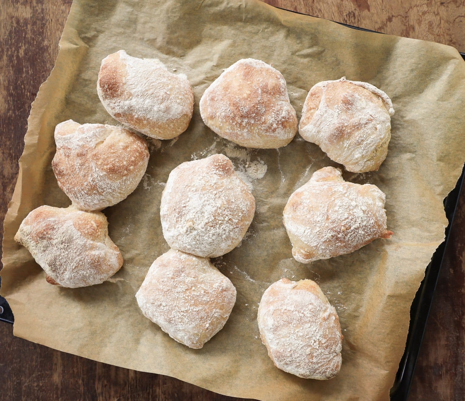 Nem opskrift på luftige ciabattaboller