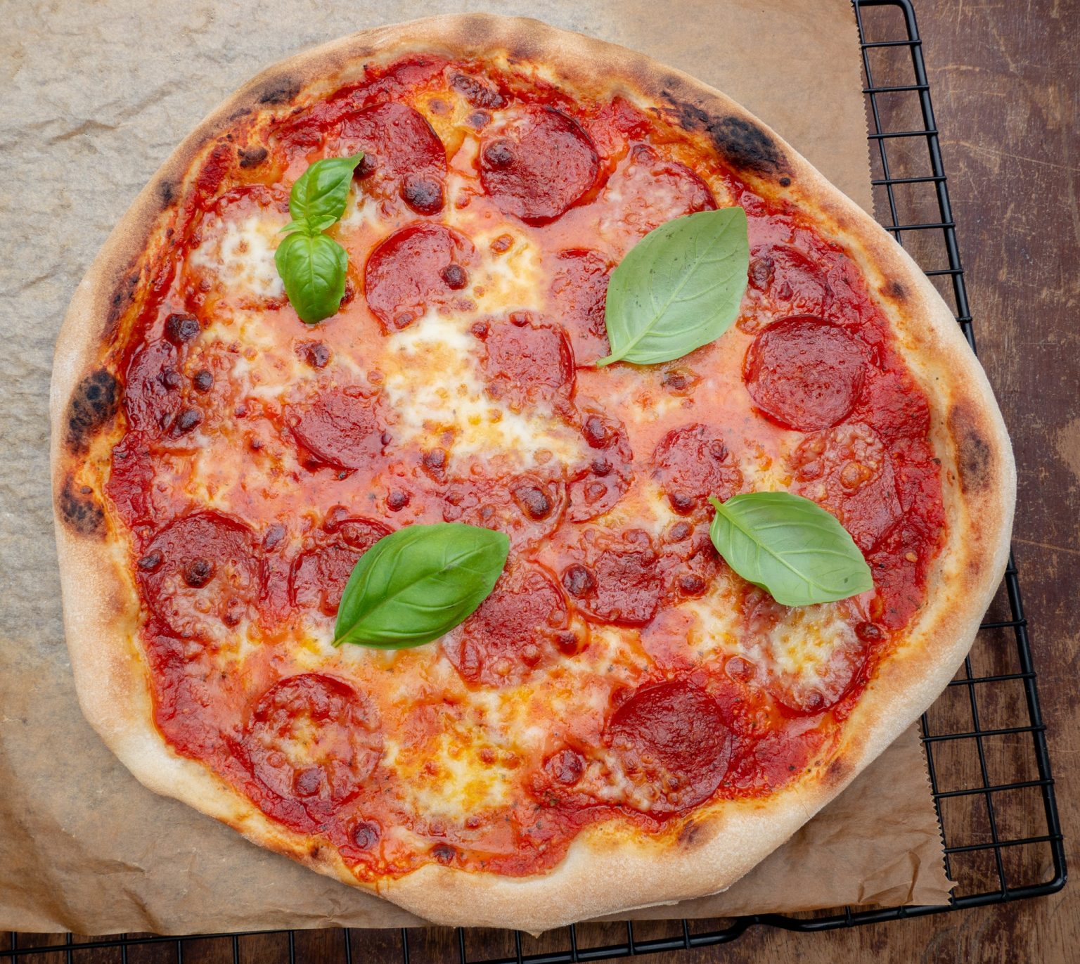 Opskrift på pizza med pepperoni 