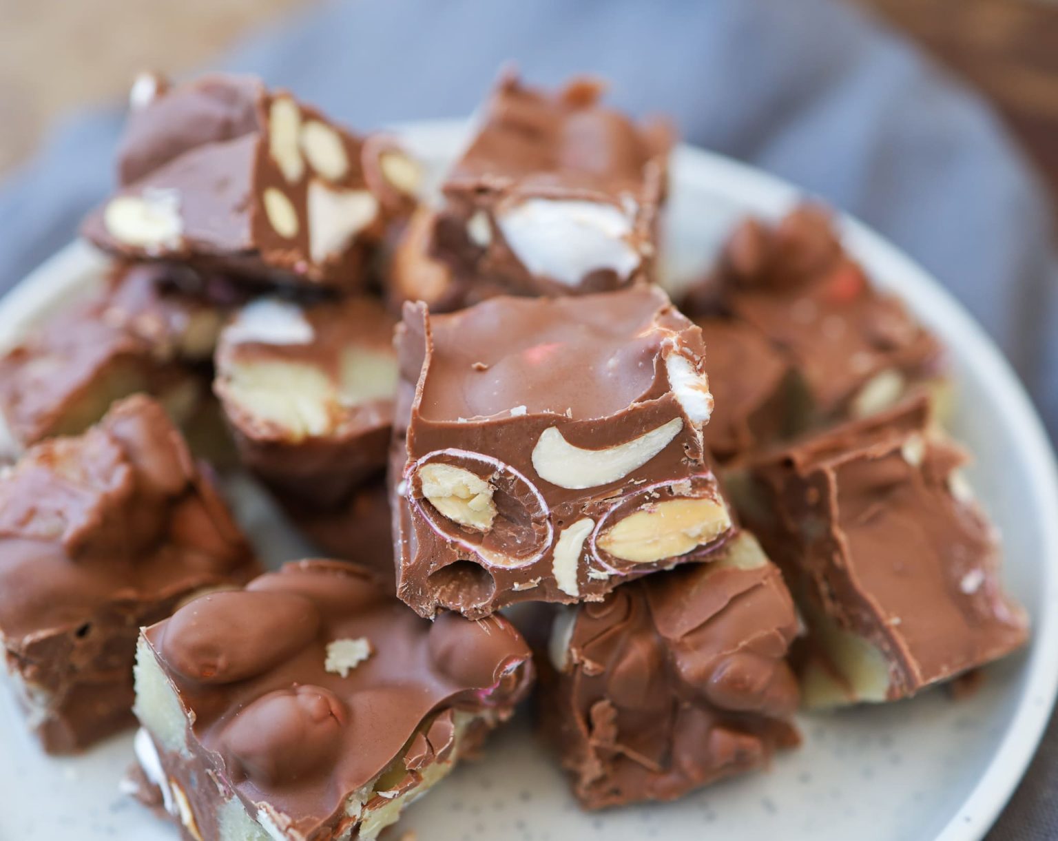 Rocky road med marcipan og mandler