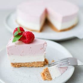 Todelt cheesecake med hindbær