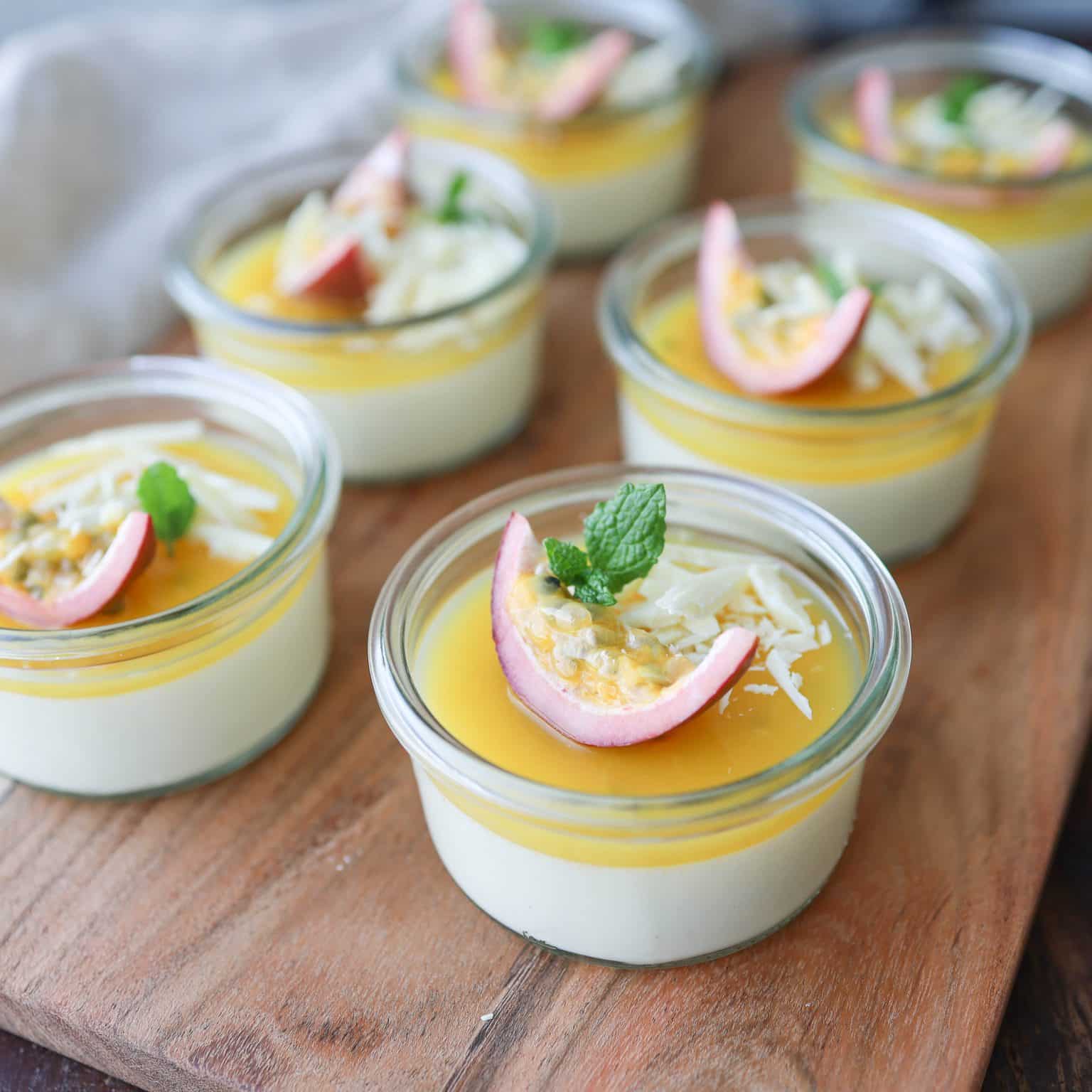 Panna cotta med passionsfrugt