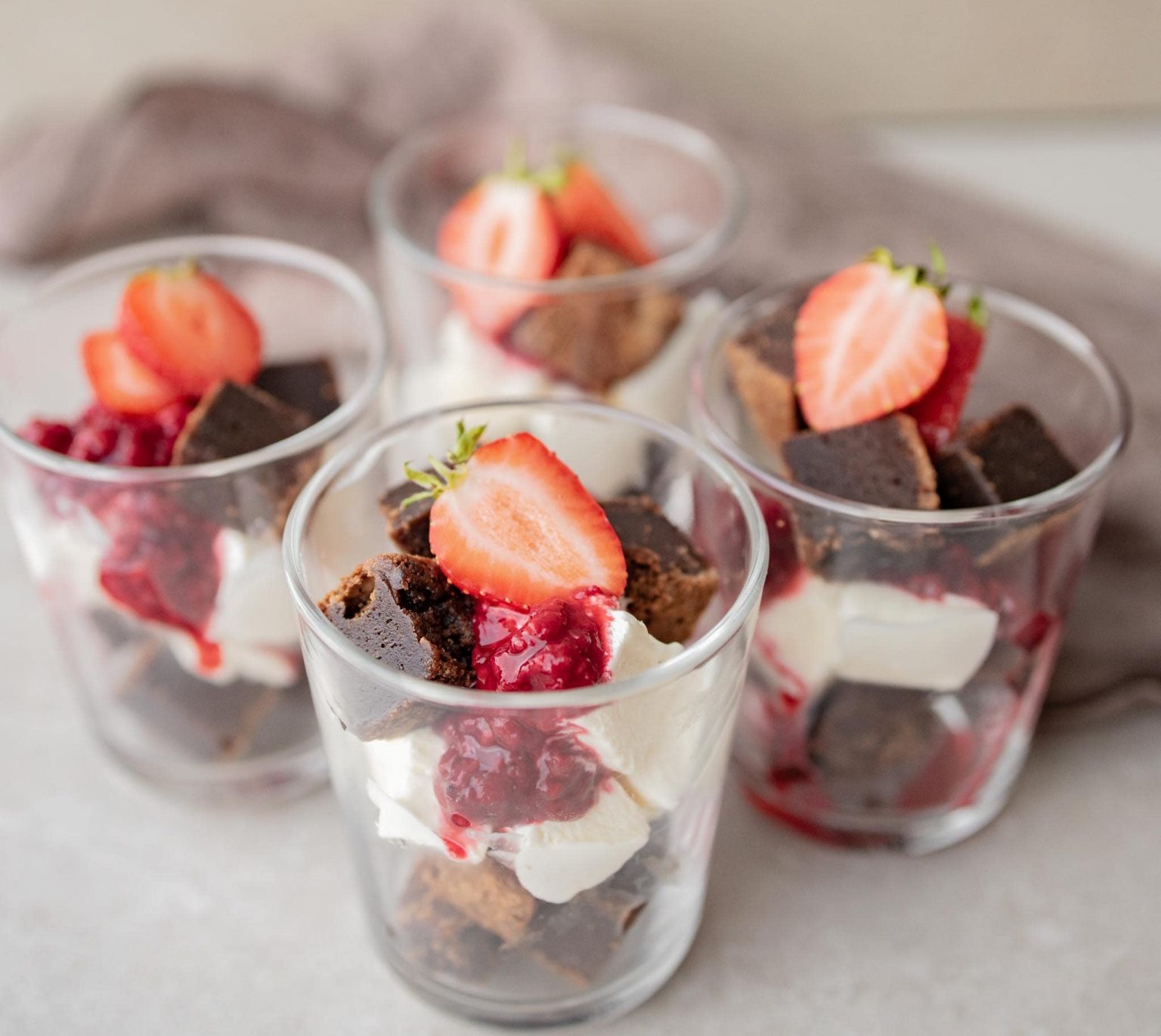 Brownie trifli med is