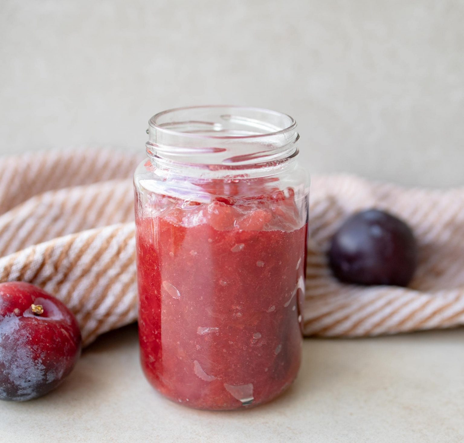 Blomme- og æblemarmelade