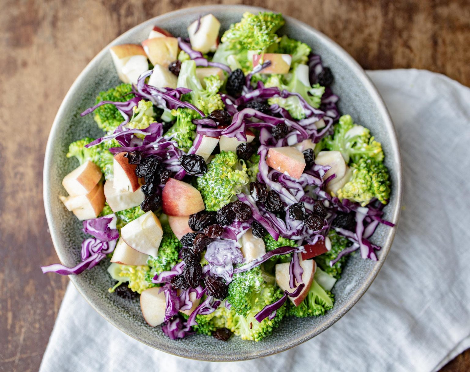 Broccolisalat med mormordressing