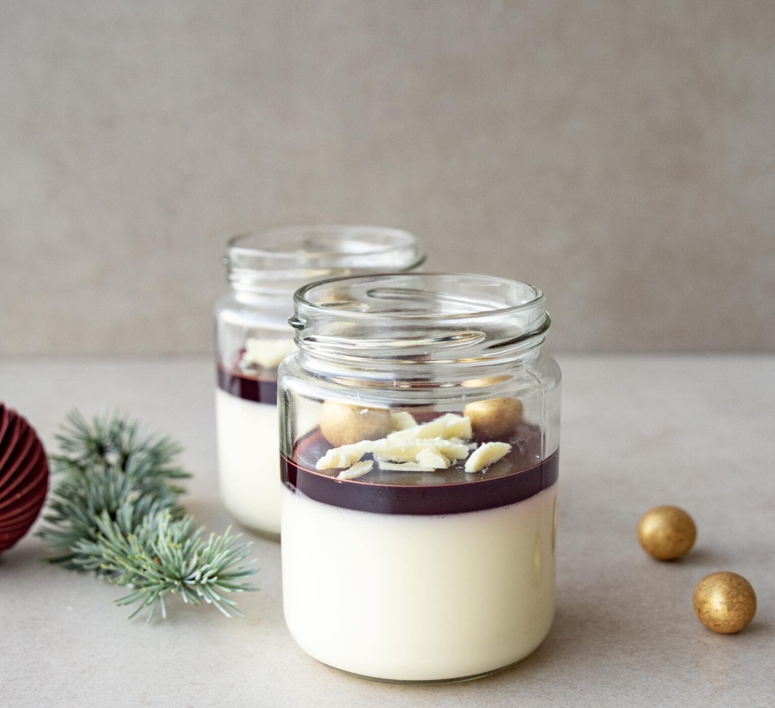 Panna cotta med gløgg-gele