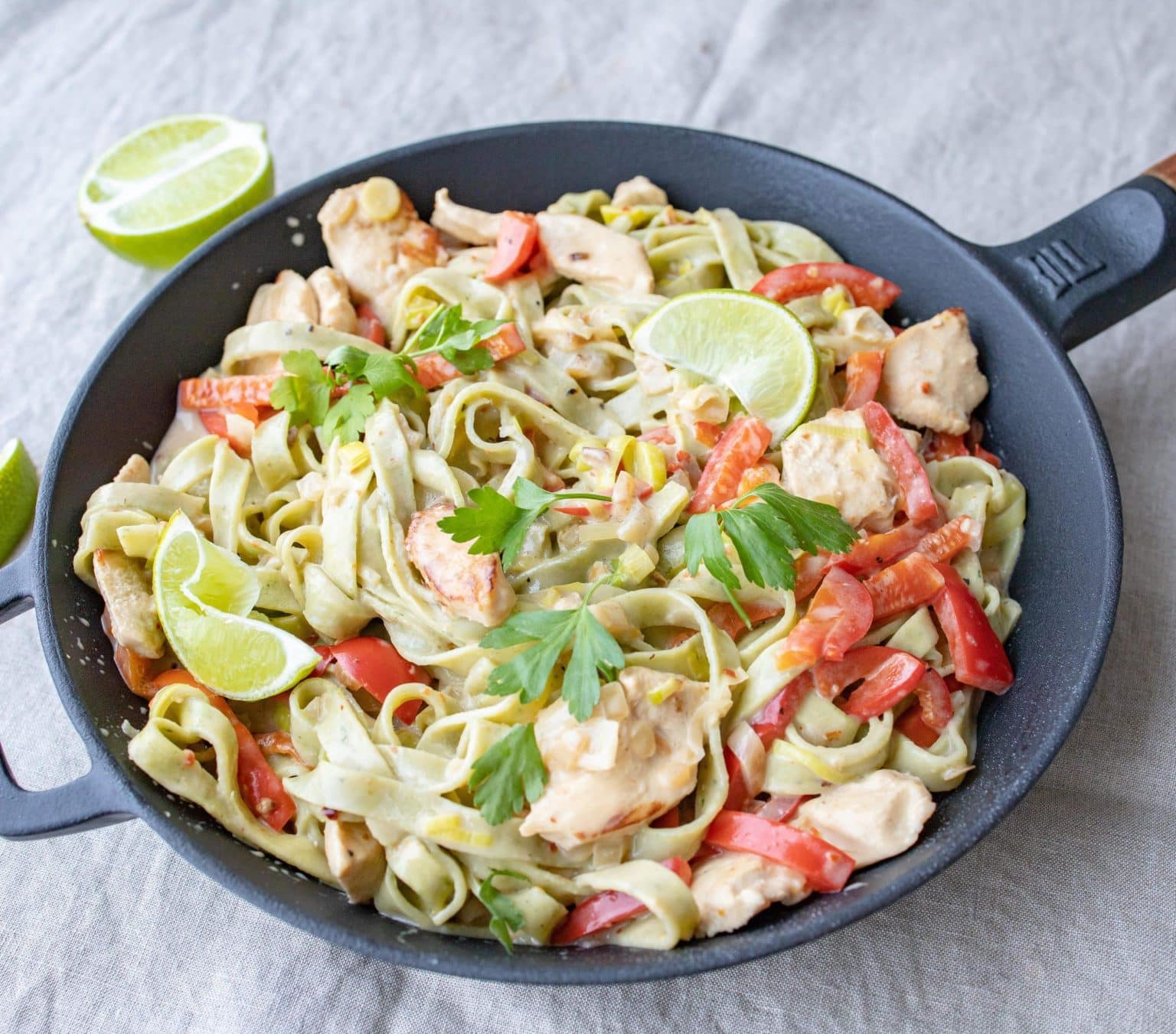 Pastaret med kylling og peberfrugt