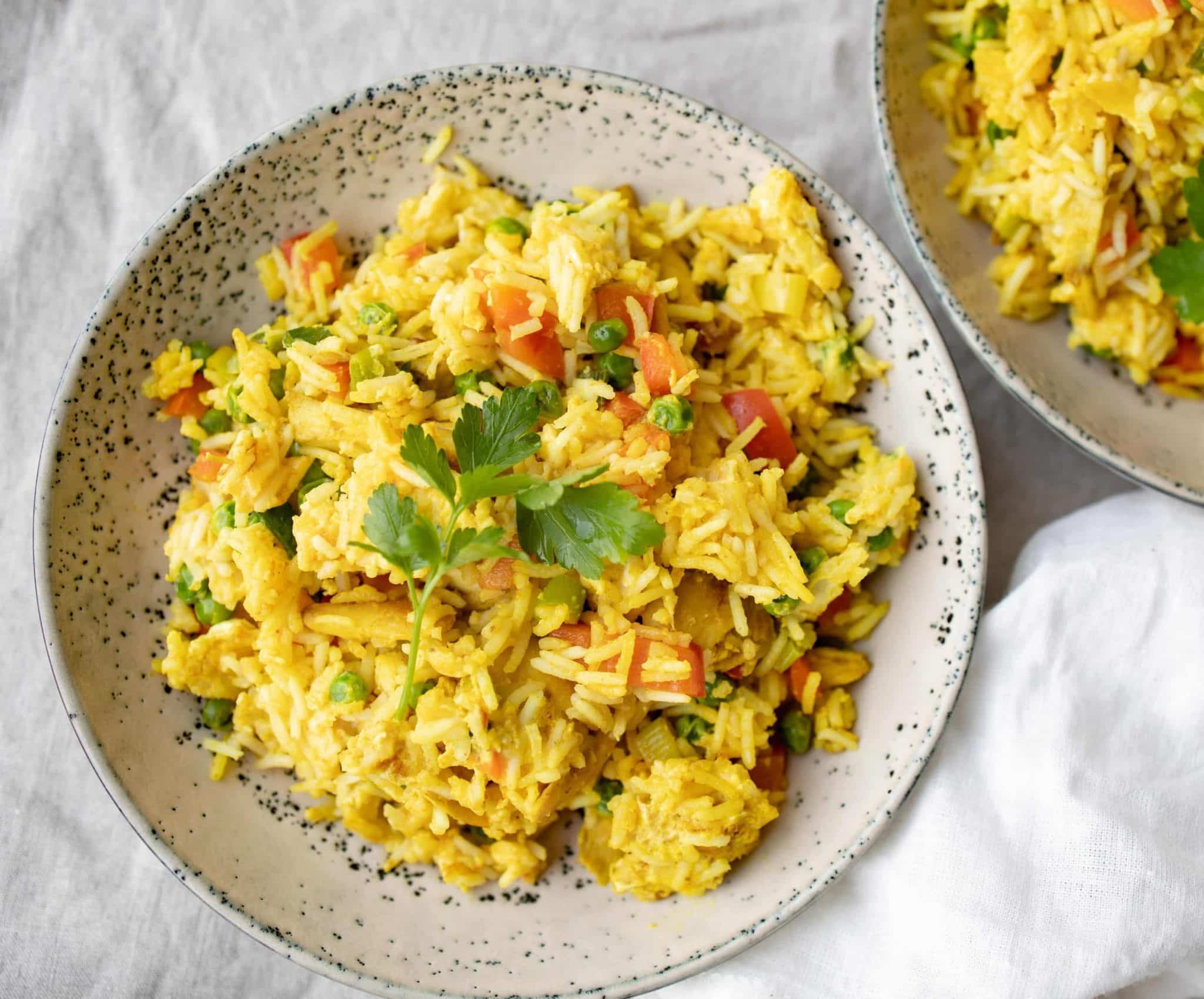 Stegte ris med kylling - Nem Opskrift med karry - Mummum.dk