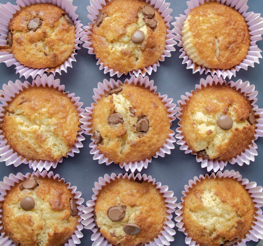 Muffins med chokoladestykker