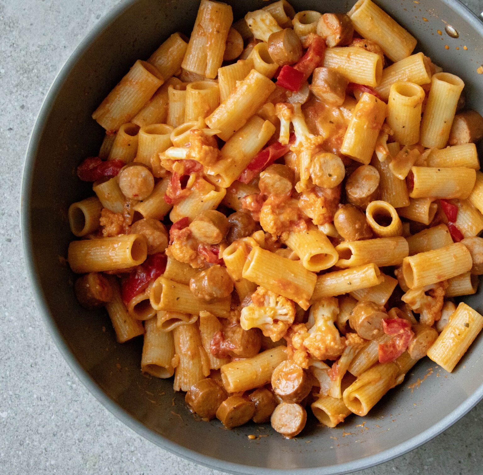 Pølsegryde med peberfrugt
