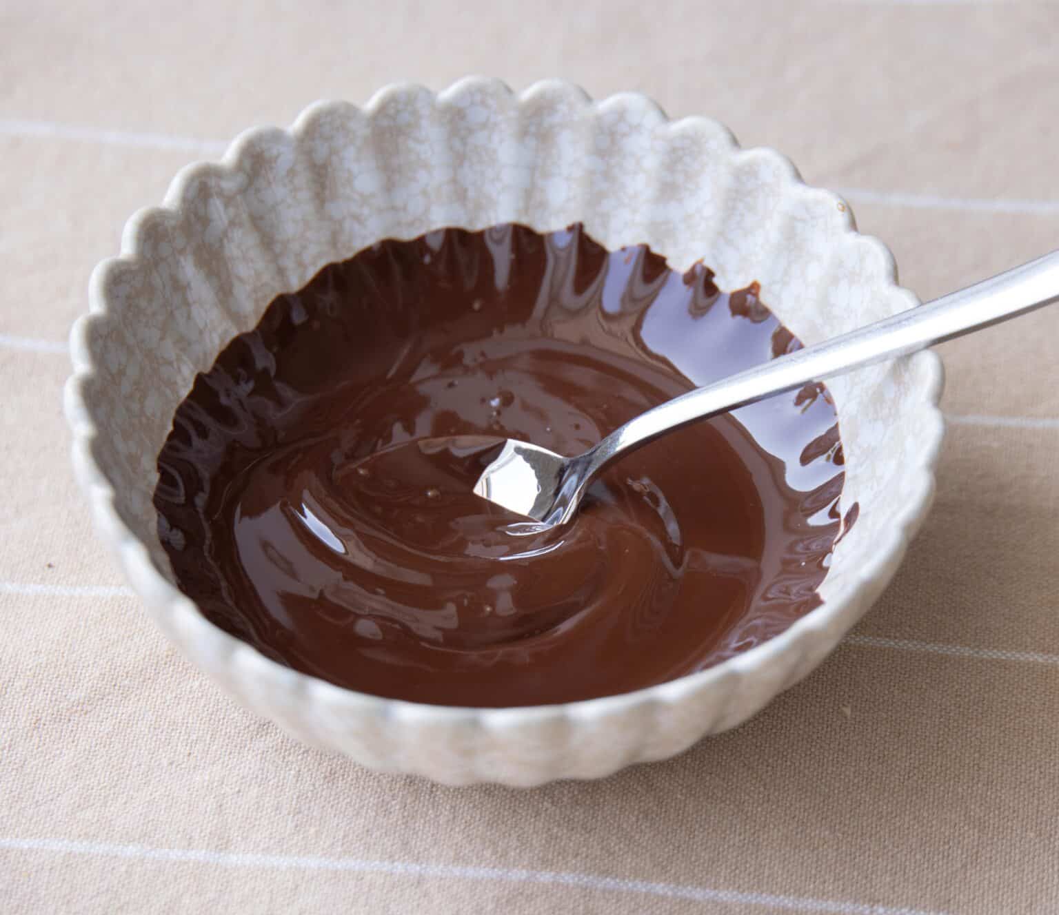 Sådan smelter du chokolade i mikroovn