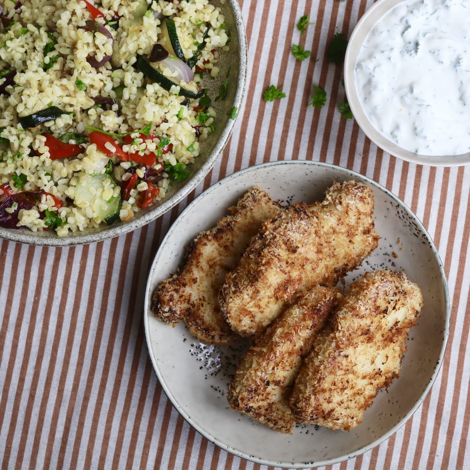 Panerede koteletter med bulgursalat