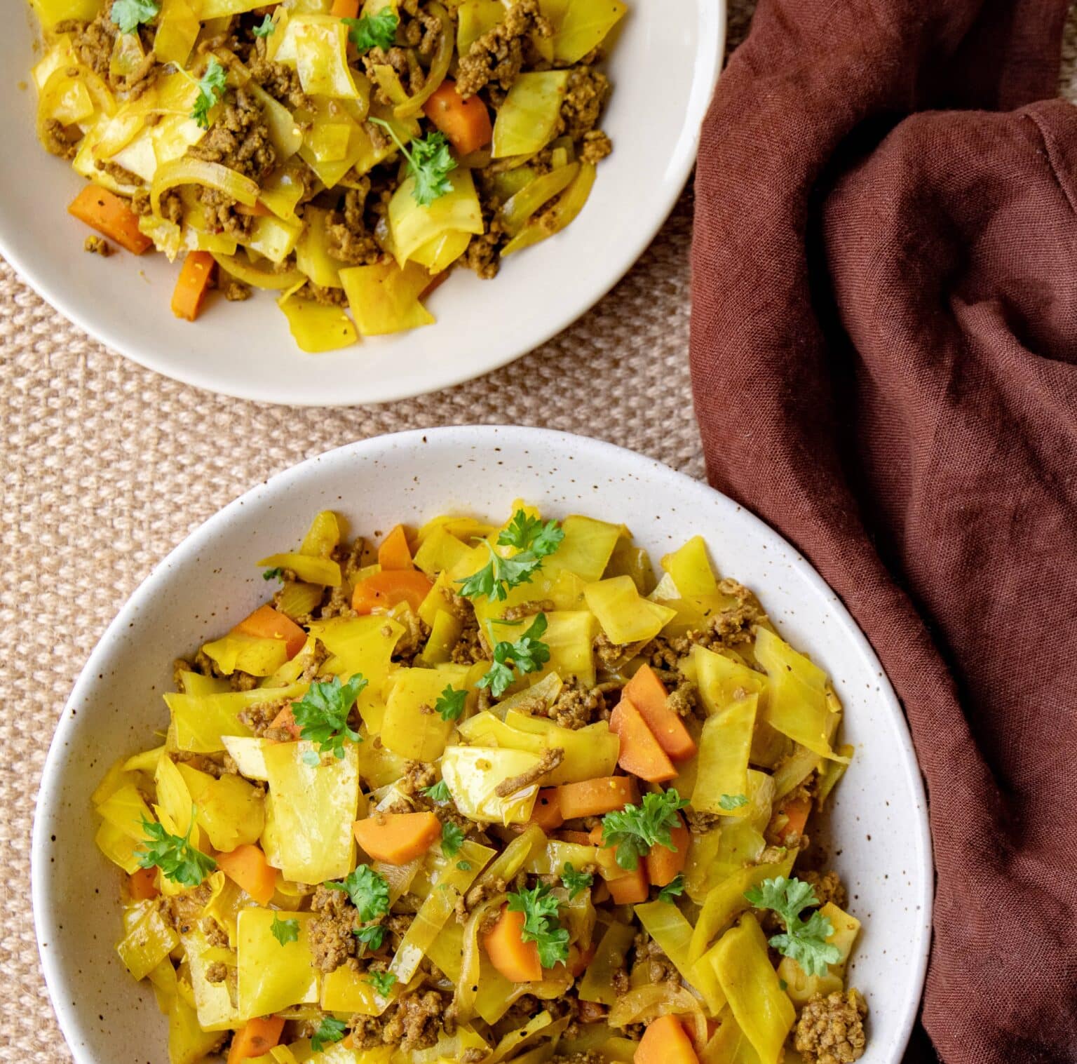 Hvidkålsgryde med oksekød og karry