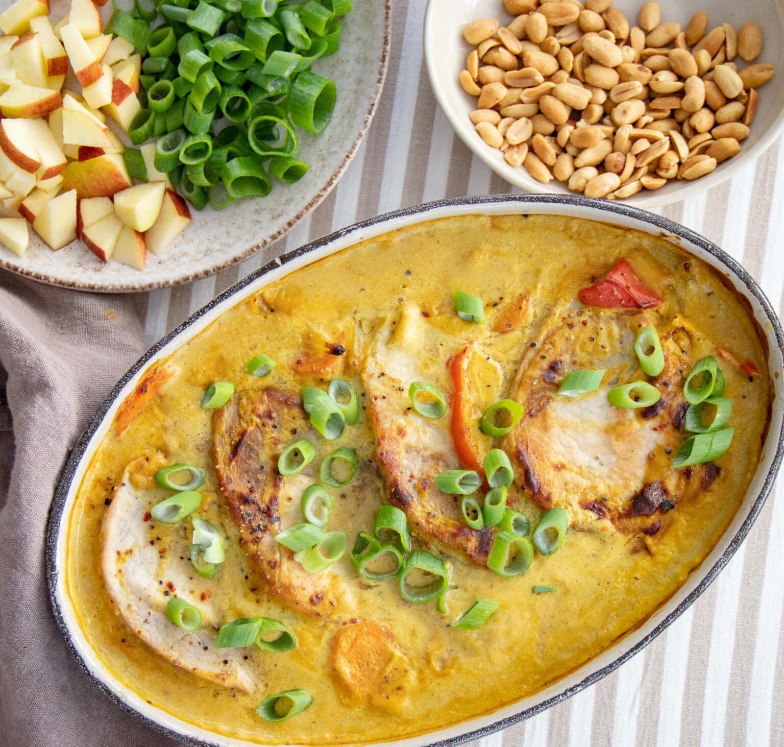 Koteletter i fad med karry