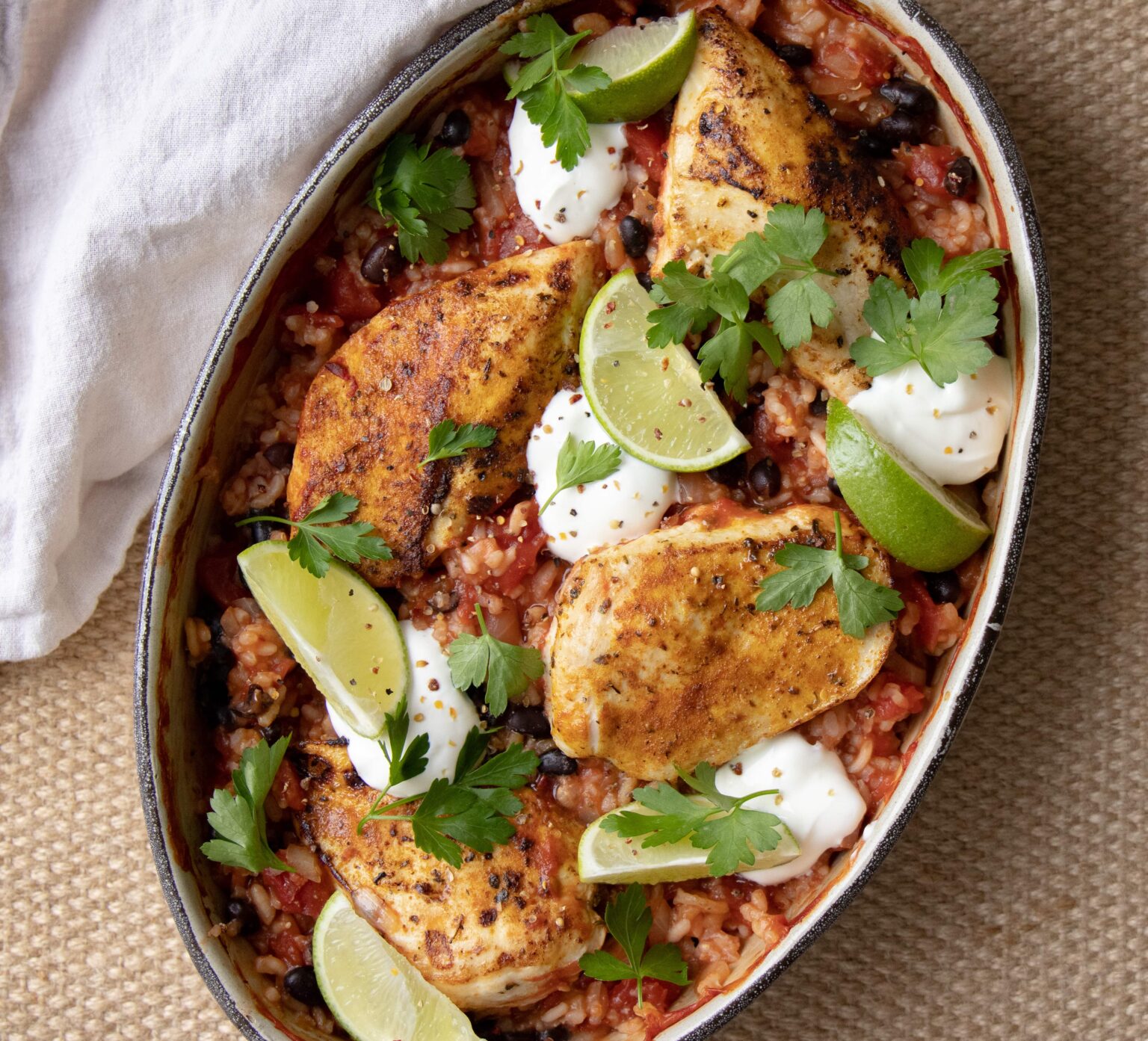 Mexicansk kylling i fad med ris