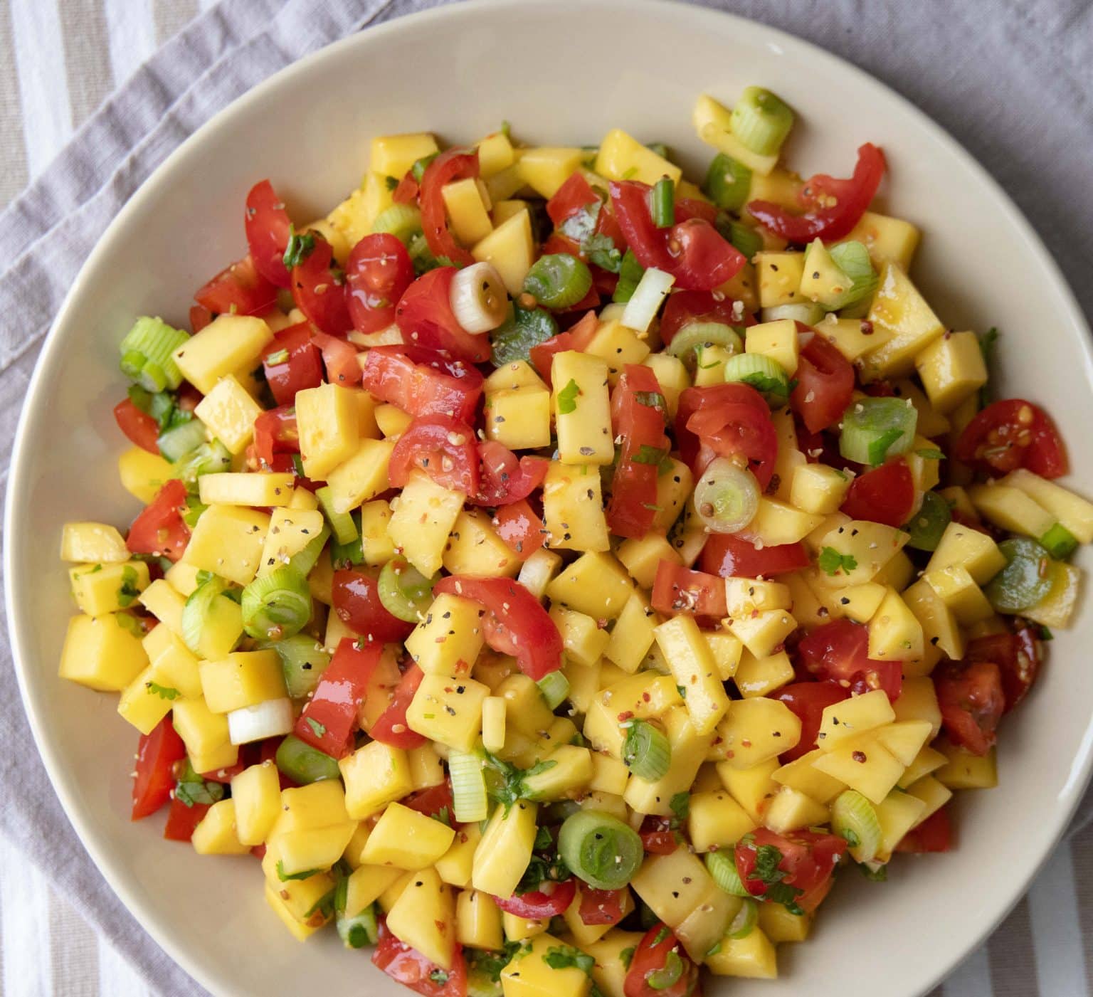 Mangosalsa med tomat