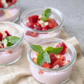 Græsk yoghurt med jordbær