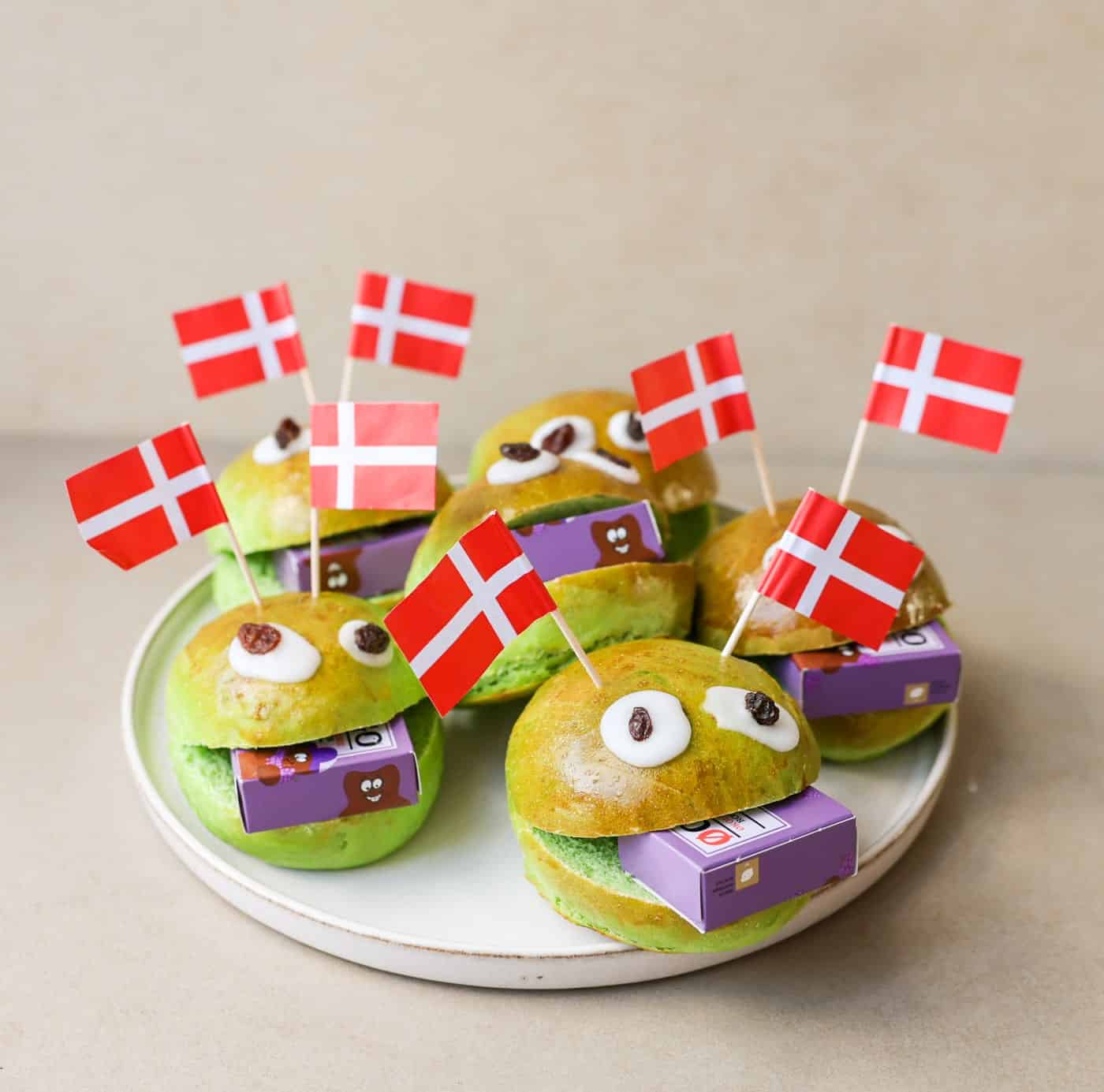 Kajboller Med Rosinpakker Boller Til B rnef dselsdag Mummum dk Kajboller Med Rosinpakker Boller Til B rnef dselsdag Mummum dk
