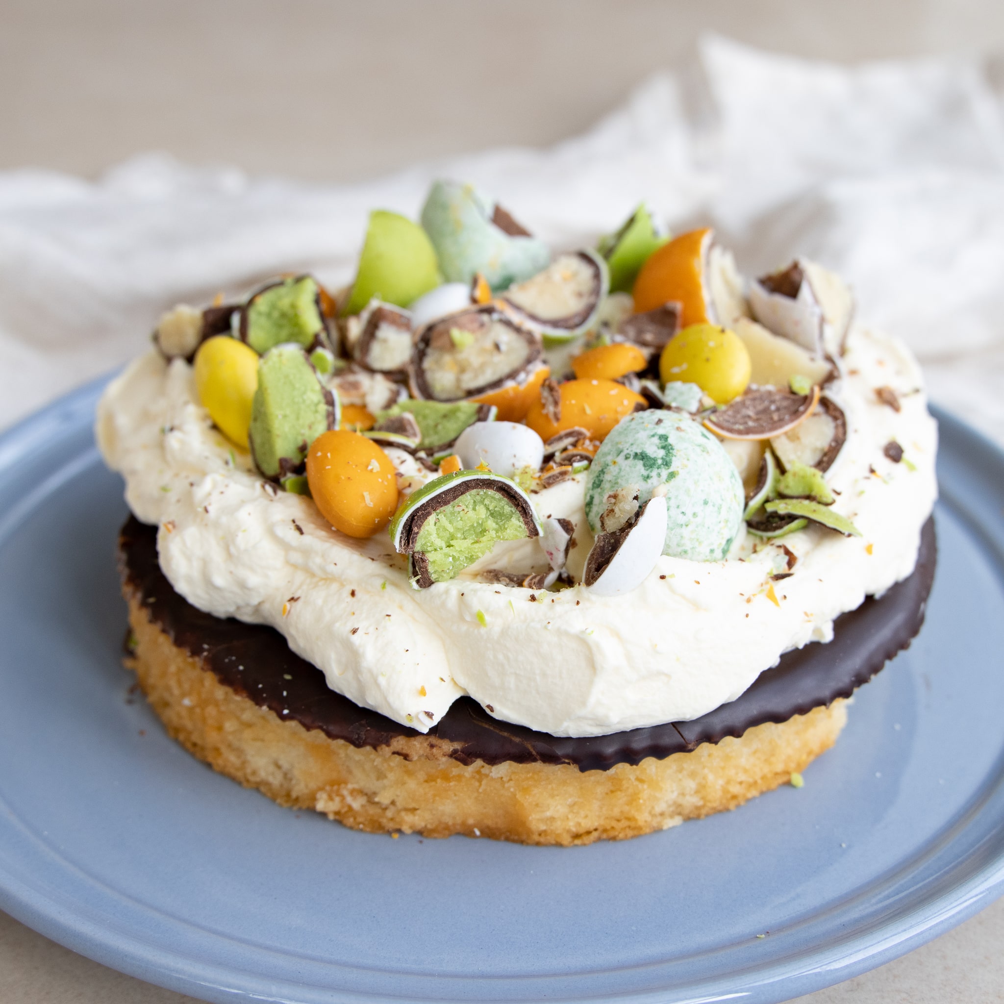 Hurtig påskekage med passionsfrugt