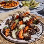 Grillspyd med oksekød og grøntsager