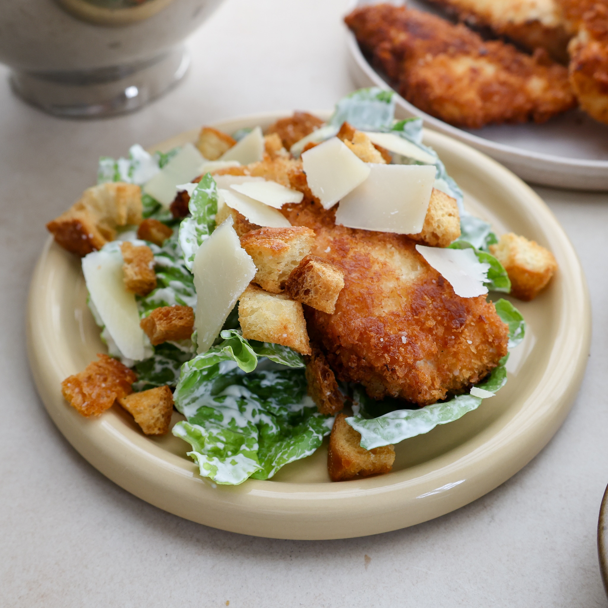 Salat med sprød kylling