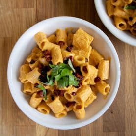 Pasta med bagte tomater og chorizo