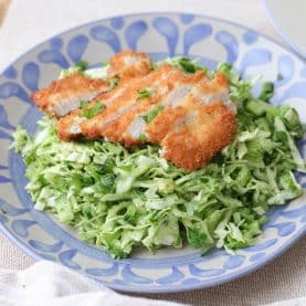 grøn-kålsalat-med-crispy-chicken