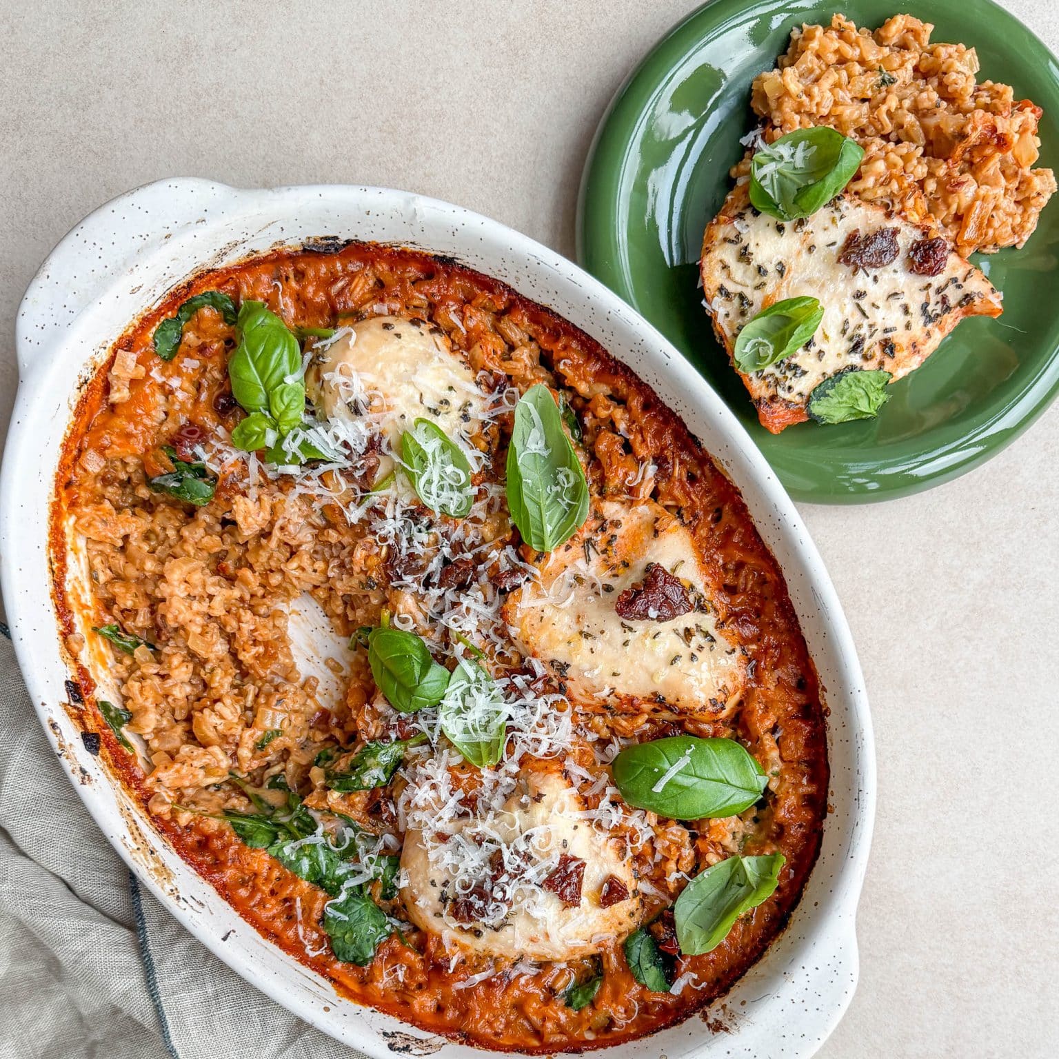 Bagt marry me chicken med havreris