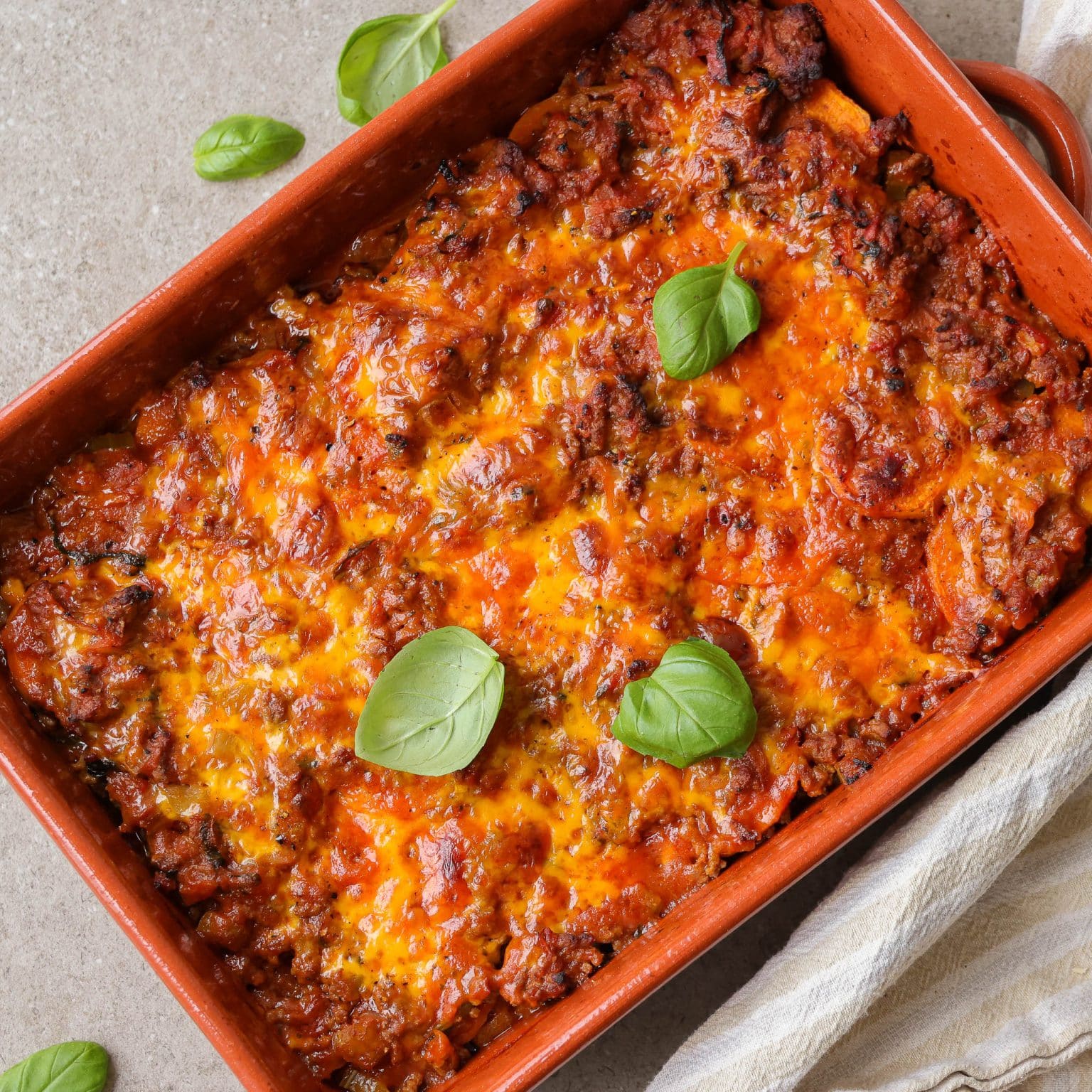 Sund lasagne med søde kartofler som plader