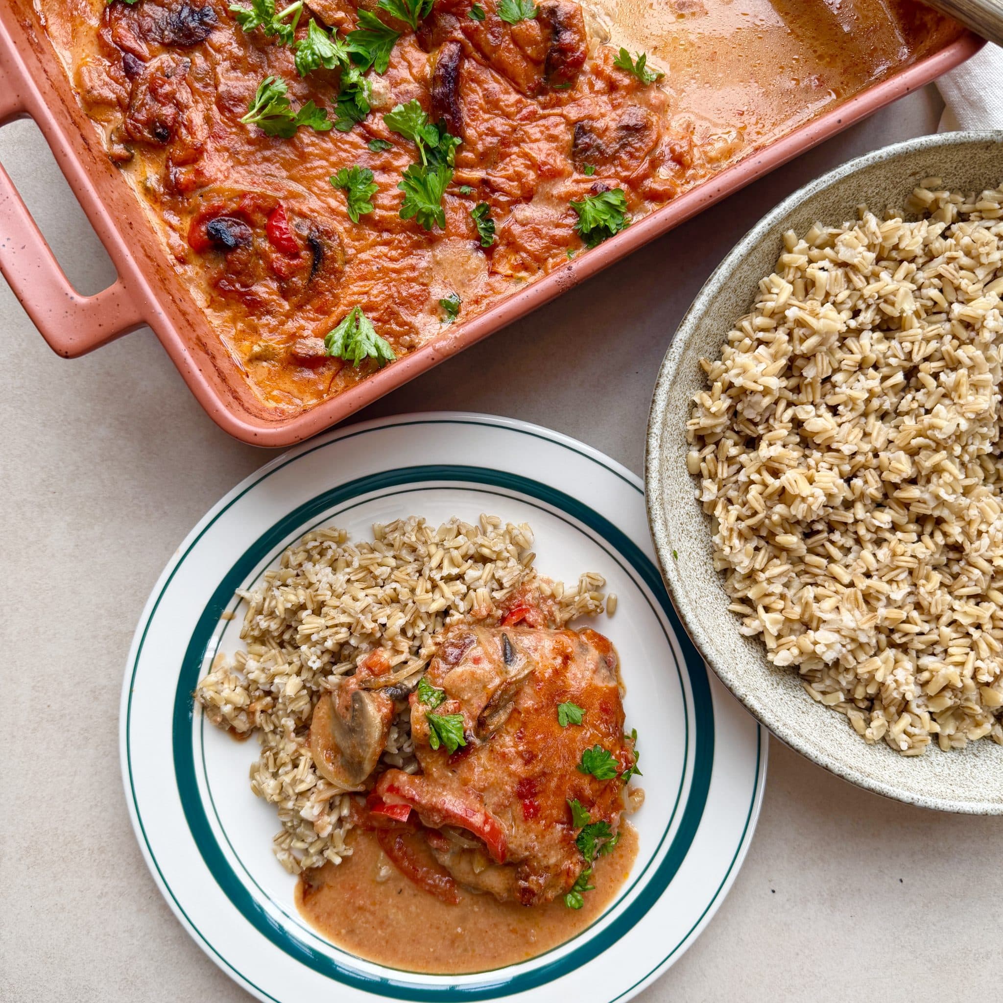 Koteletter i fad med havreris