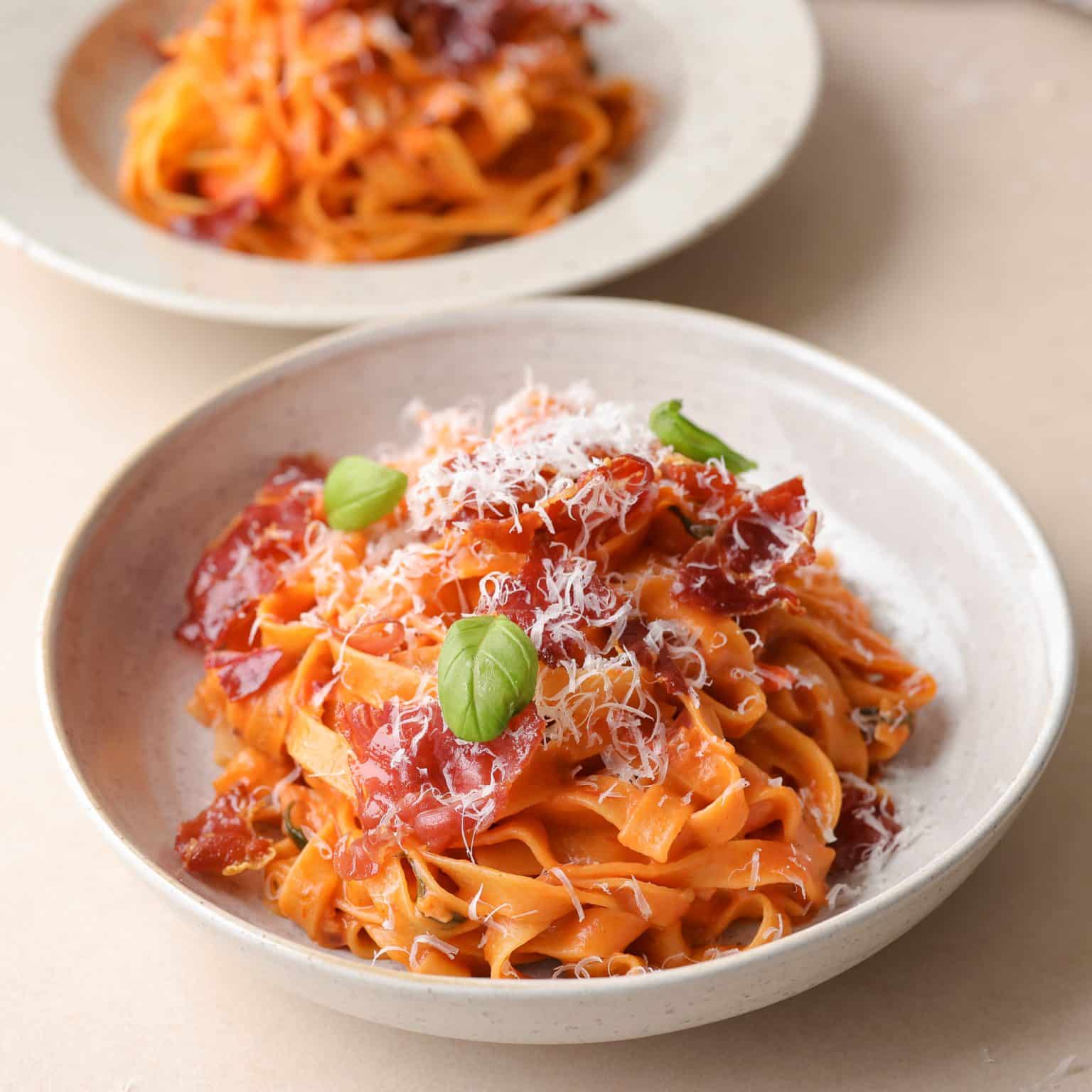 One pot pasta med sprød serrano