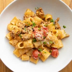 Pasta med oksekød og fløde