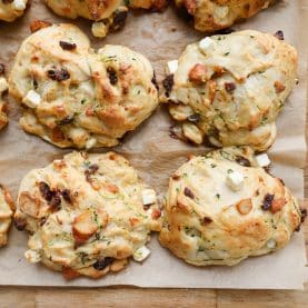 Madpakkeboller med kylling, feta og soltørrede tomater