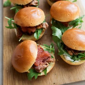 Sliders med stegt flæsk og æblekompot