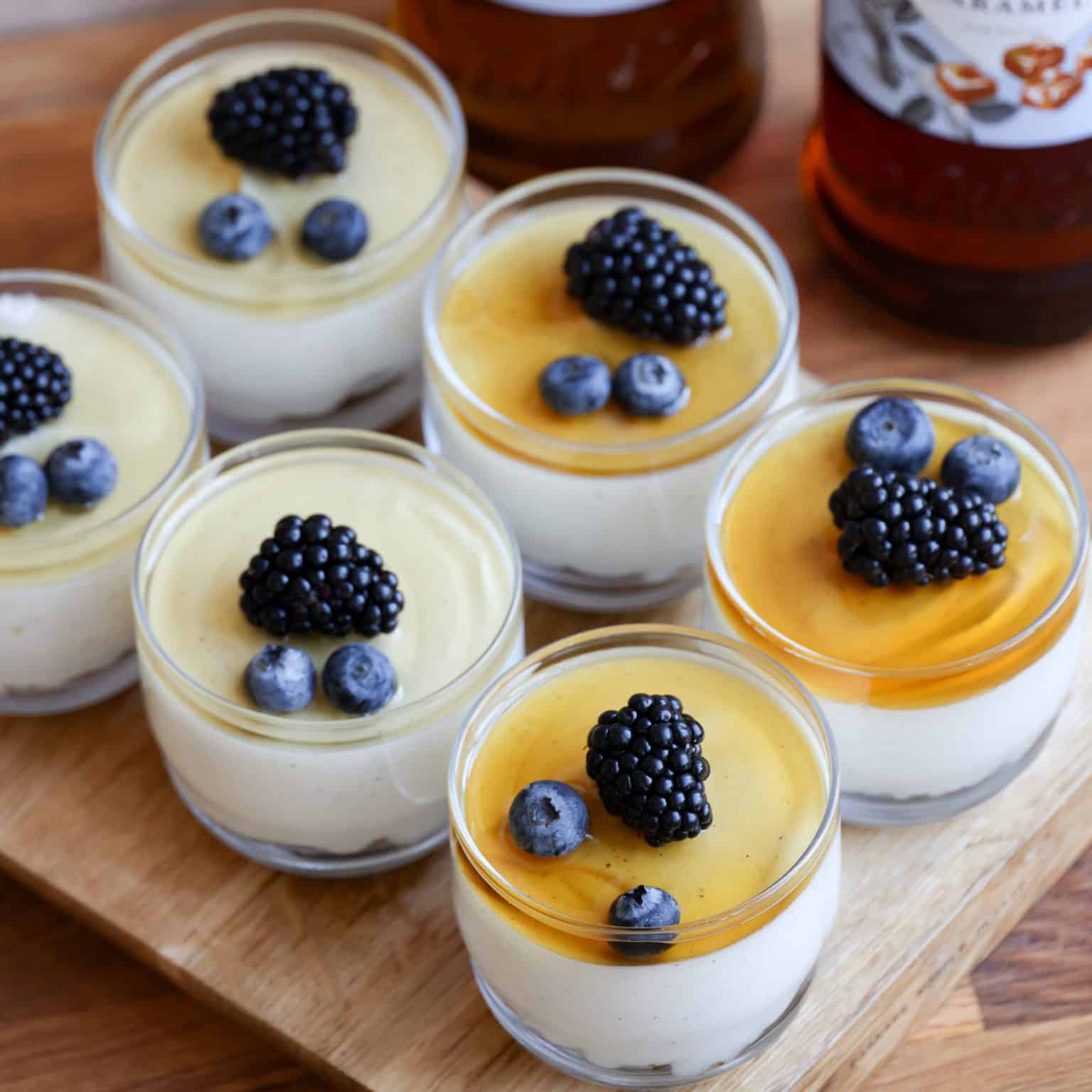 Cheesecake i glas med sirup