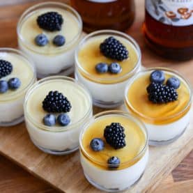 Cheesecake i glas med sirup