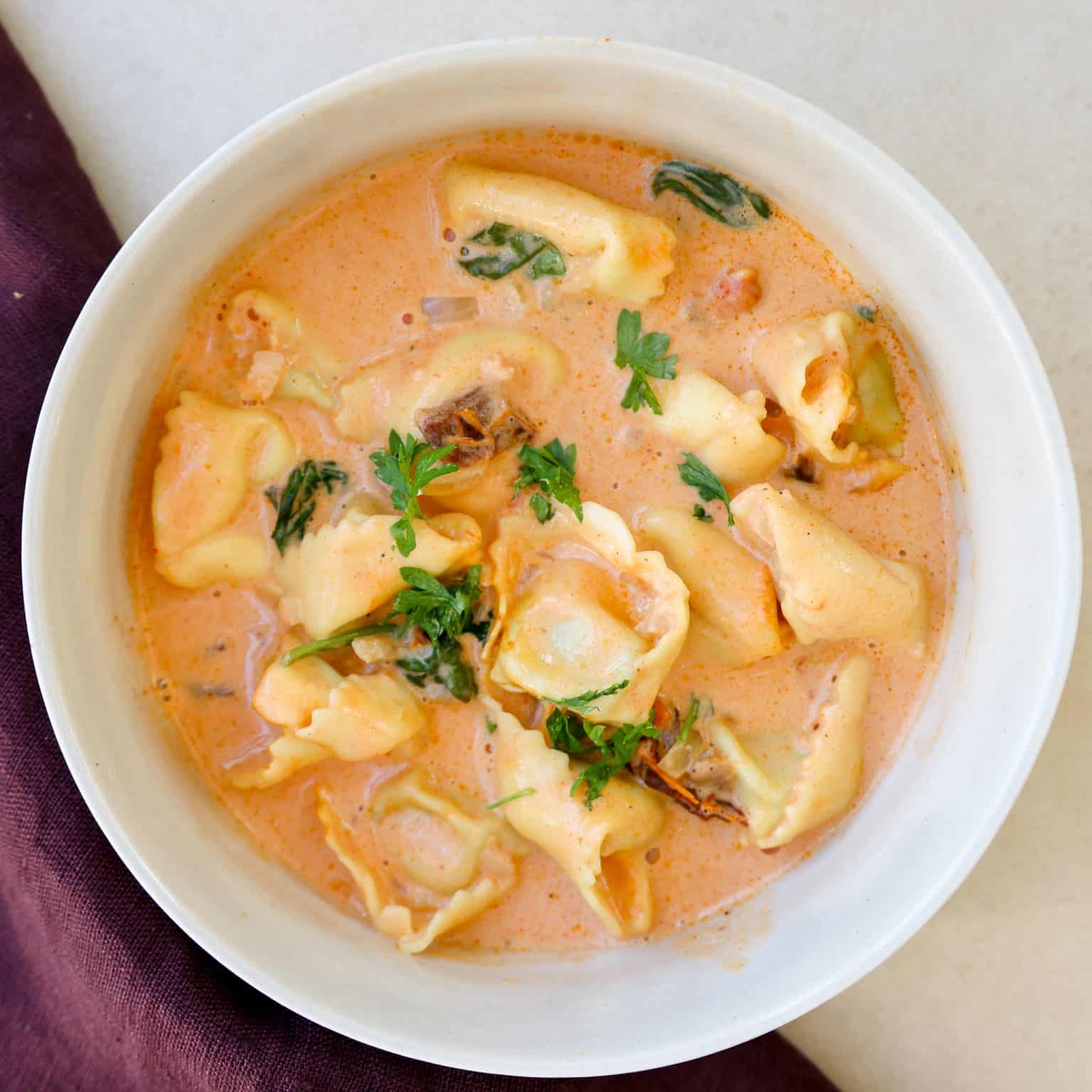 One pot tortellini suppe