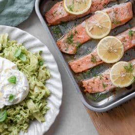 Bagt laks med pesto pasta